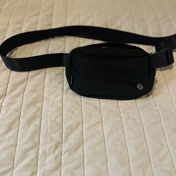 lululemon athletica Black Belt Bag - Picture 5 of 5
